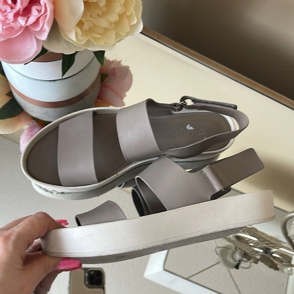 VINCE Tan Summer Sandals - Picture 3 of 11